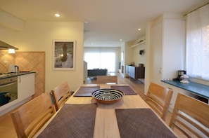 TV, fireplace - Holiday rental semidetached with swimming pool in Begur, centre (Begur)