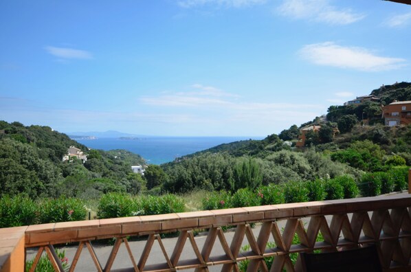 Property grounds - Holiday rental semidetached with swimming pool in Begur, centre (Begur)