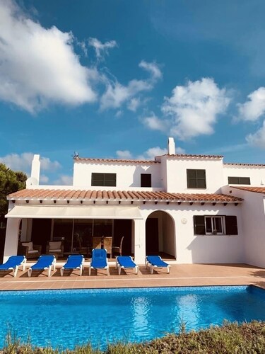 Villa With Private Pool And Sea Views next to the beach 