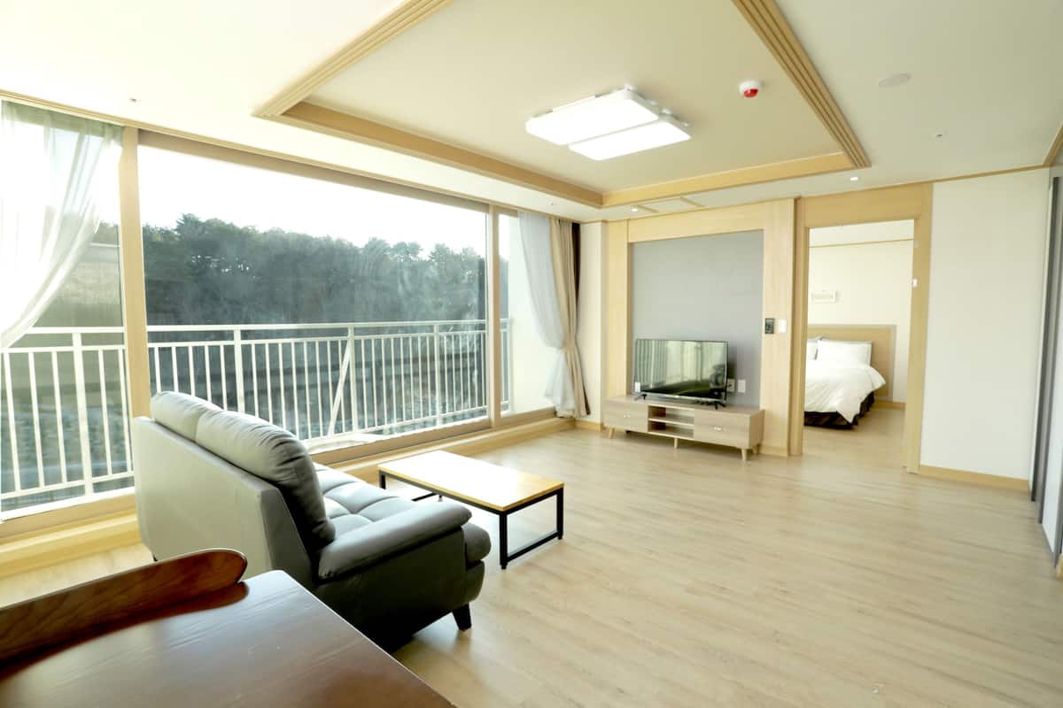 Family Room | Living area | Flat-screen TV