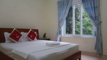Double Room | Desk, iron/ironing board, free WiFi