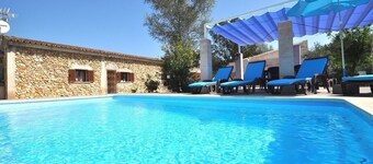 Private villa 6 pax, pool, wifi, in Costitx in the center of the island