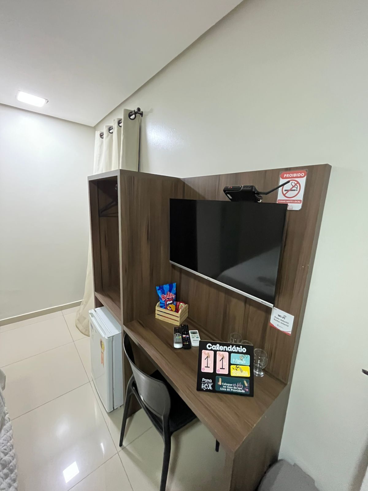 Quarto triplo família, vista para a montanha | Frigobar, escrivaninha, cortinas blackout, ferros/tábuas de passar roupa