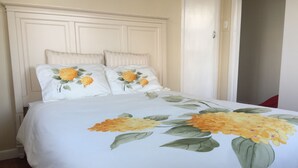 Classic House, 2 Bedrooms | 2 bedrooms, iron/ironing board, rollaway beds (surcharge), WiFi (free) - Newly refurbished 2 bedroom in Milford (Auckland)