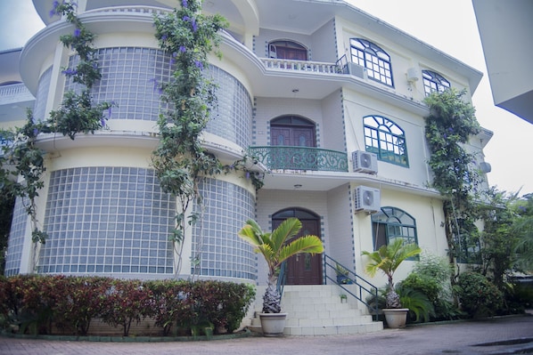 Luxury Villa, 3 Bedrooms, Ensuite, Beach View | Exterior