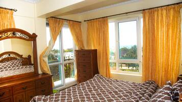 Luxury Apartment, 2 Bedrooms, 2 Bathrooms, Ocean View | Individually decorated, individually furnished, desk, laptop workspace