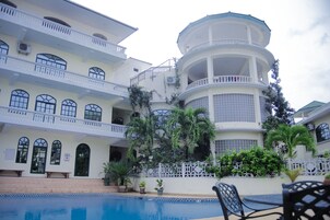 Luxury Villa, 3 Bedrooms, Ensuite, Beach View | Courtyard view