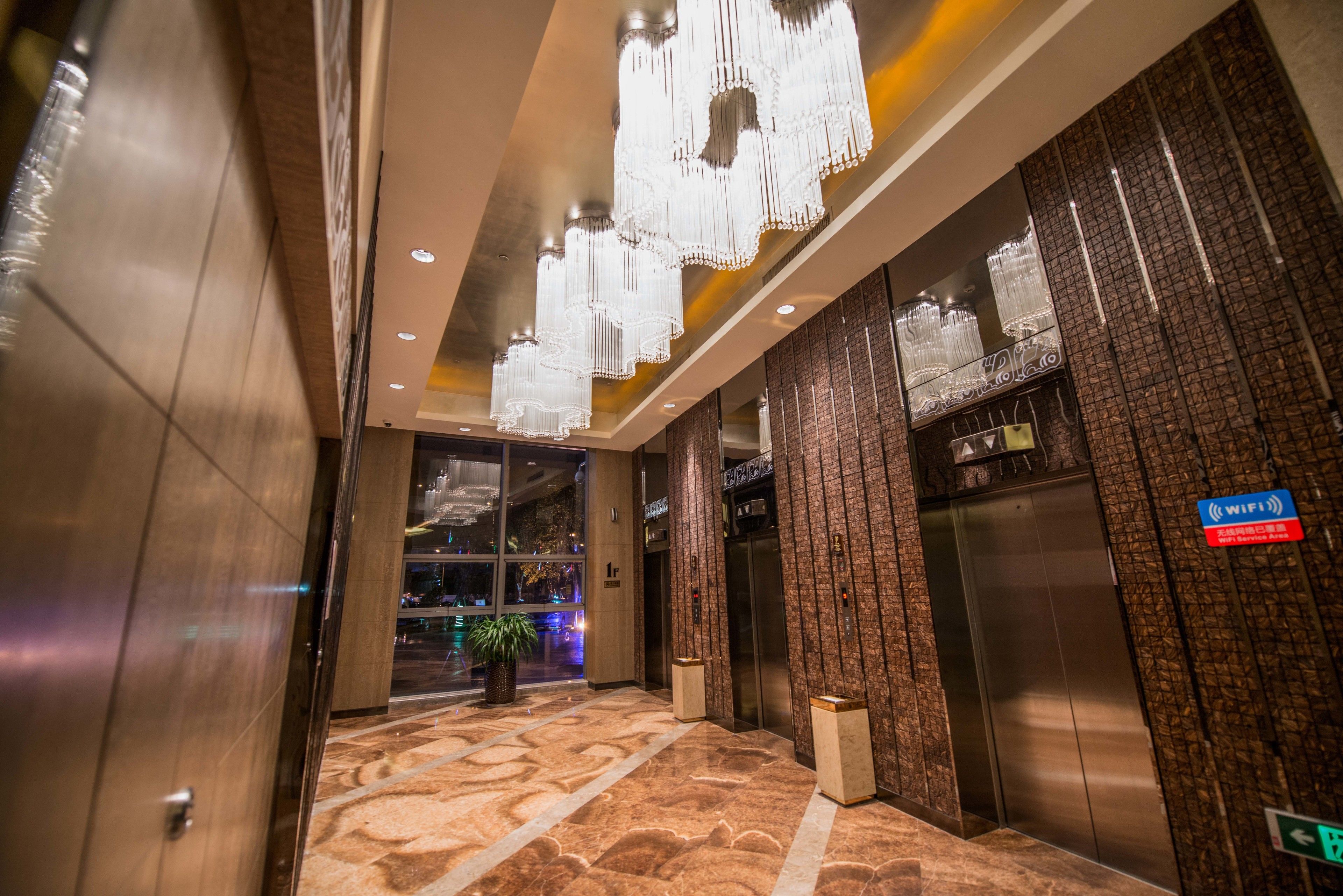 المنشأة من الداخل