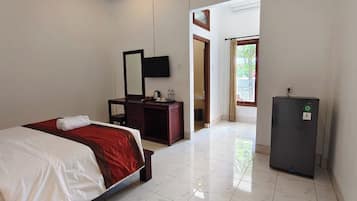Quarto luxo, sacada | 3 quartos, escrivaninha, Wi-Fi de cortesia, roupa de cama