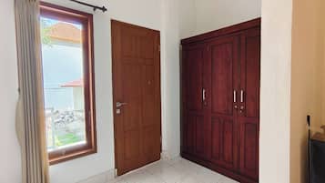 Quarto luxo, sacada | Vista do quarto