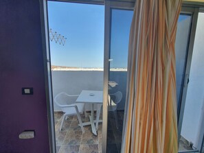 City Penthouse, 2 Single Beds, Kitchen (Patronato H) | Terrace/patio