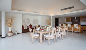 빌라 (4 Bedrooms) | 전용 주방 | 대용량 냉장고, 전자레인지, 오븐, 쿡탑