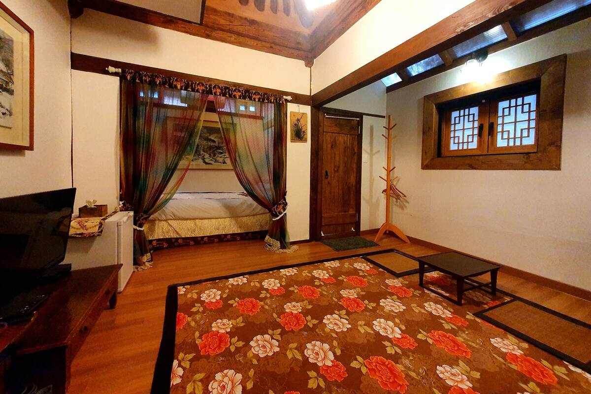 Traditional Double Room(Changpo) - Must contact the property before Check-In | 免費無線上網、床單