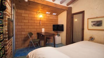 Traditional Double Room(Bong sun hwa) - Must contact the property before Check-In | 1 habitación, decoración personalizada, wifi gratis y ropa de cama