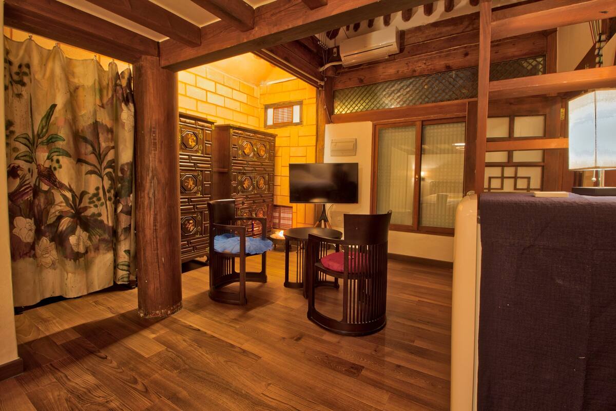 Traditional Loft(SUGOOK) - Must contact the property before Check-In | 免費無線上網、床單