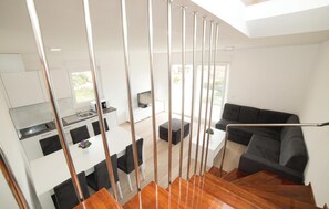 A modern interior with a kitchen, dining area, and living room. - Awesome apartment in Trogir with WiFi (Trogir)