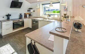 Réfrigérateur, four, plaque de cuisson, lave-vaisselle