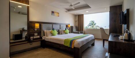 Deluxe tweepersoonskamer | Een bureau, een strijkplank/strijkijzer, extra bedden, gratis wifi