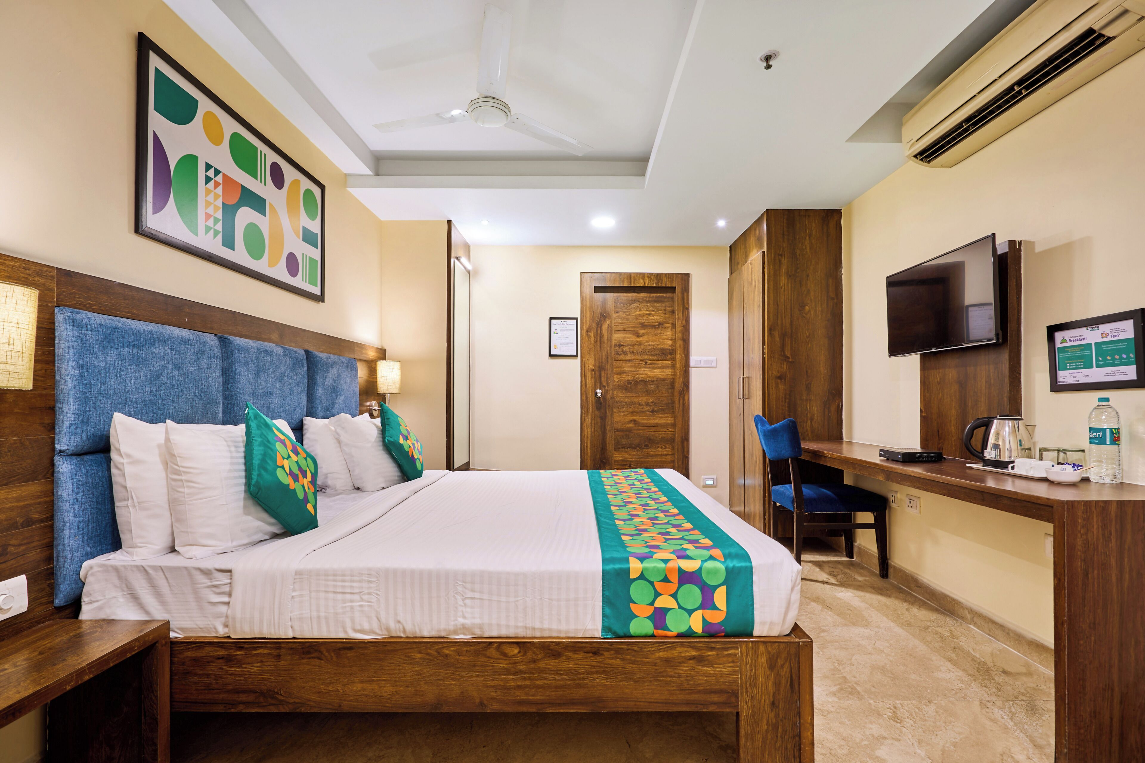 Desk, iron/ironing board, rollaway beds, free WiFi