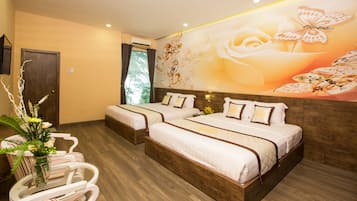 Standard Bungalow | Minibar, in-room safe, desk, soundproofing