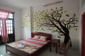 Double Room, Balcony | Desk, free WiFi - Little Home Hostel Nha Trang (Nha Trang)