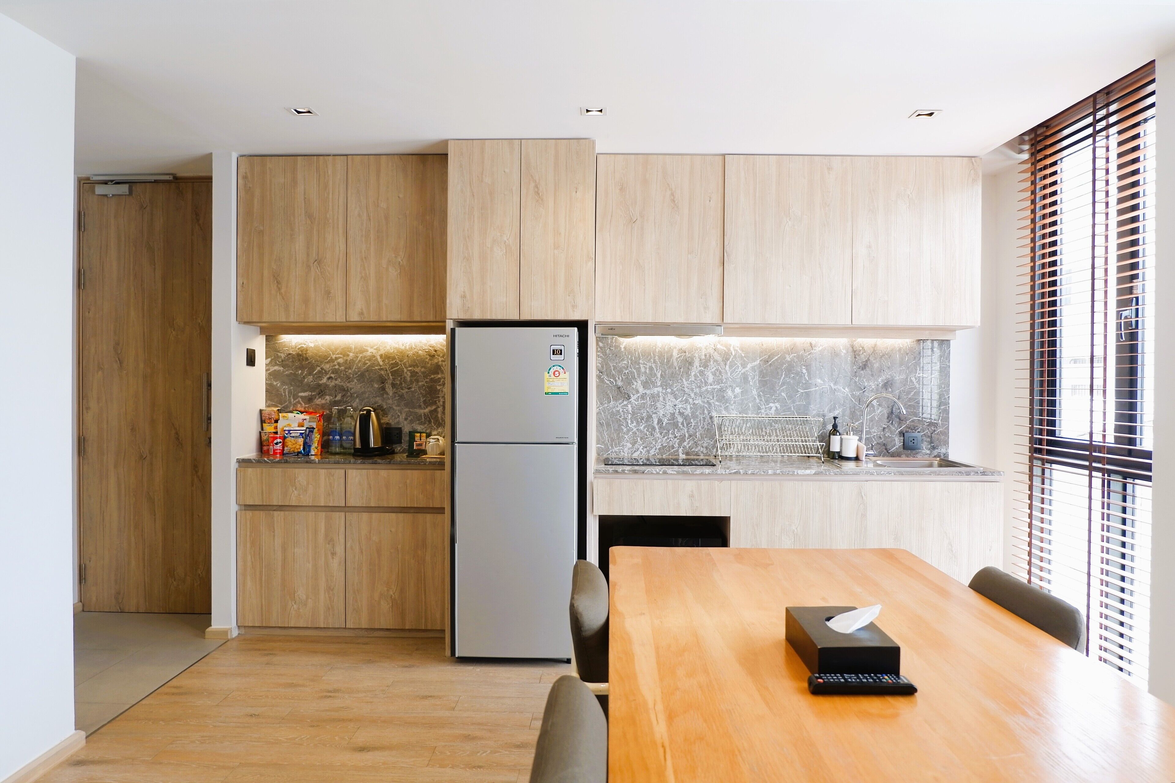 executive suite, 1 king bed | private kitchen | coffee/tea maker, electric kettle