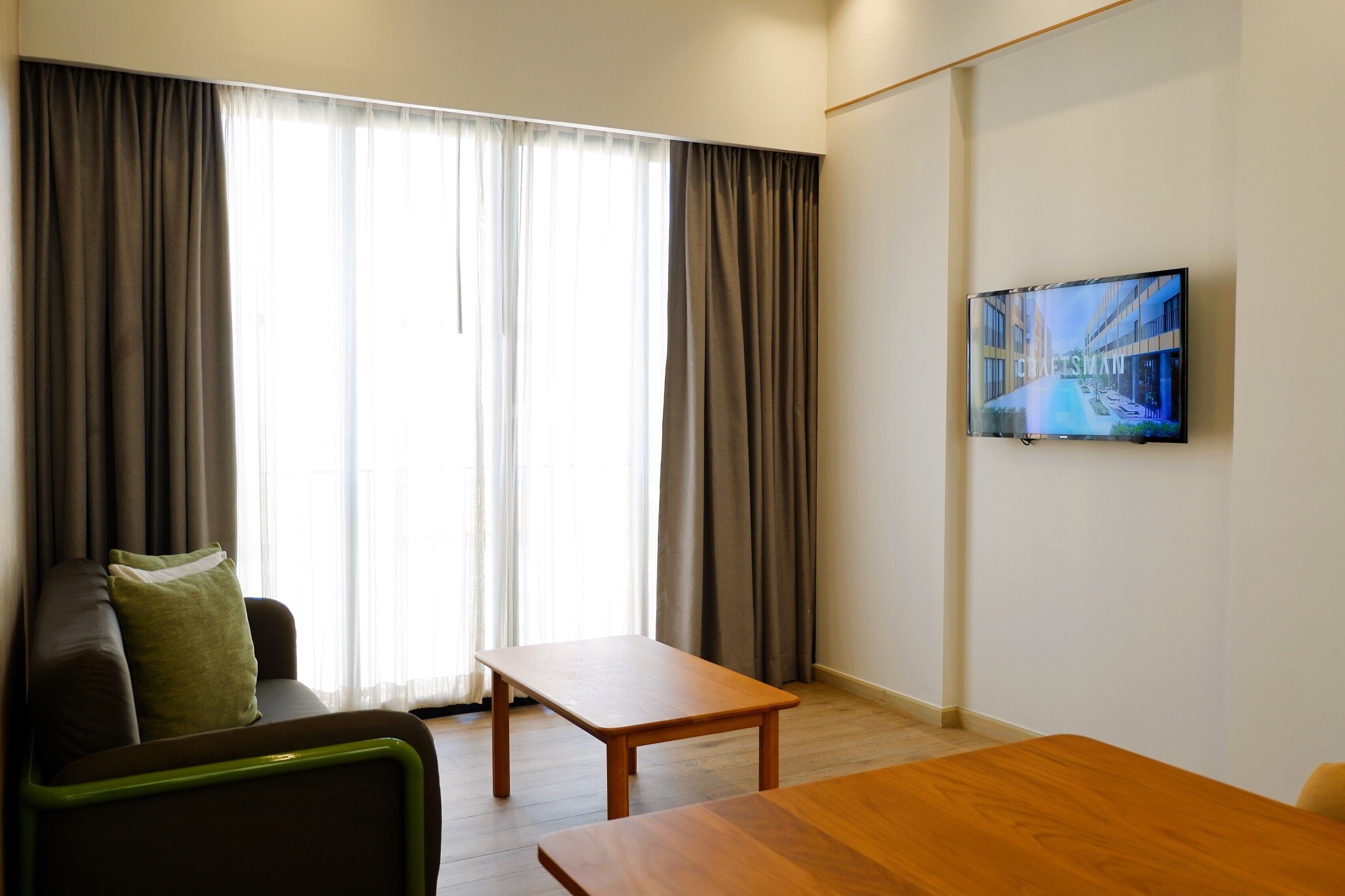 presidential suite, 1 king bed | living area