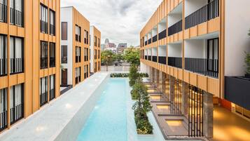 Outdoor pool, pool loungers