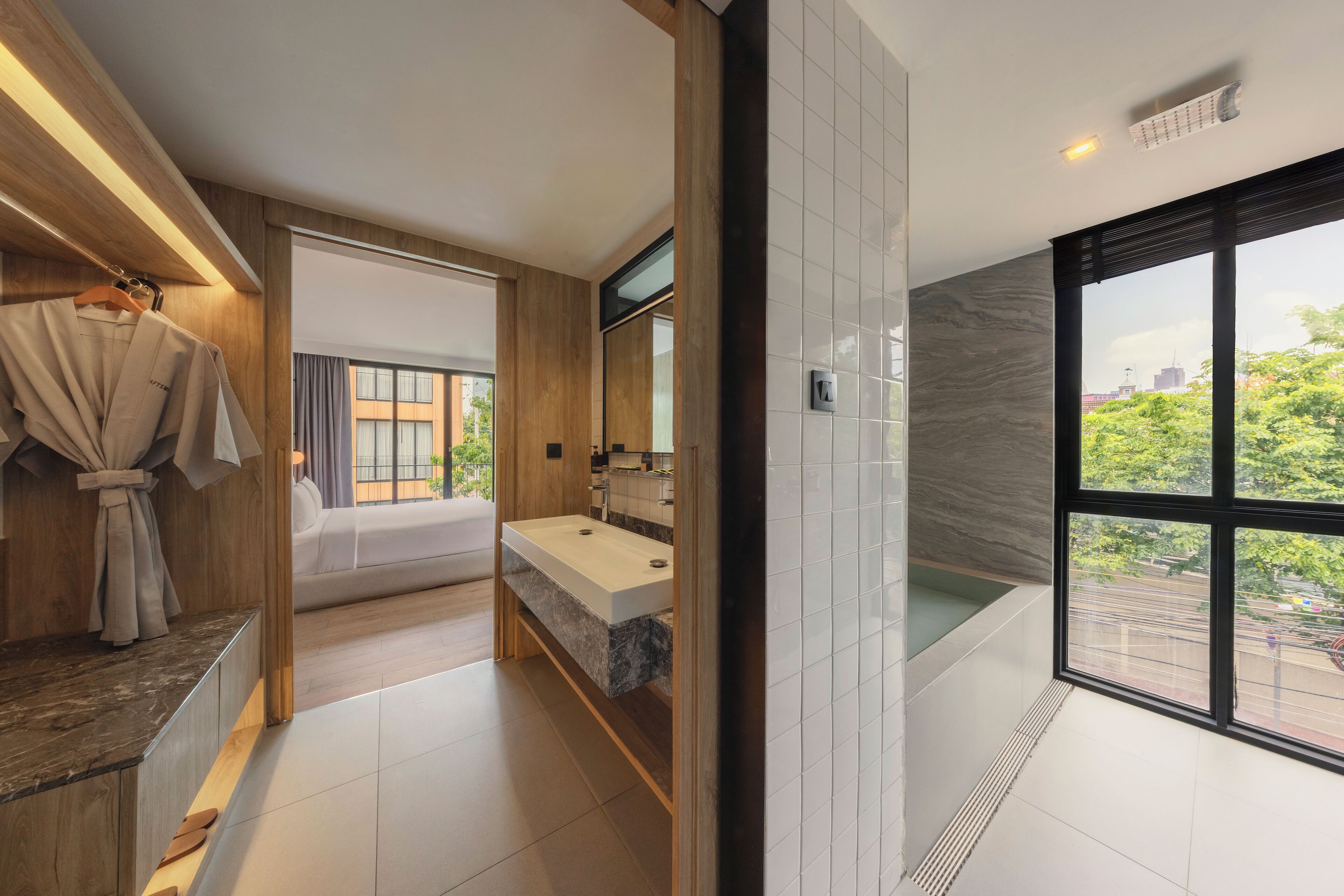 Presidential Suite, 1 King Bed | Bathroom | Hydromassage showerhead, free toiletries, hair dryer, bathrobes
