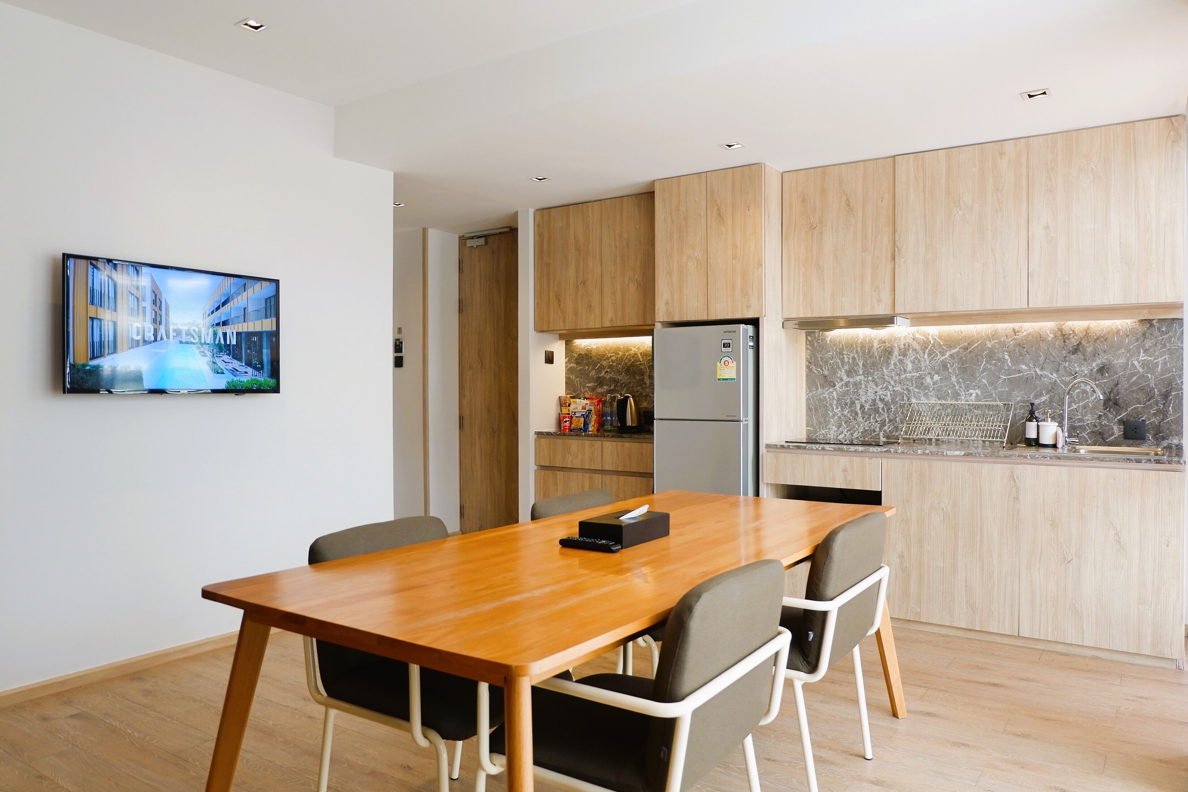 executive suite, 1 king bed | 1 bedroom, minibar, in-room safe, laptop workspace