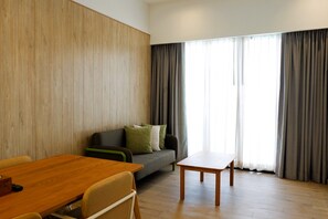 Presidential Suite, 1 King Bed | Living area