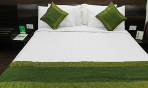 Deluxe Room | Desk, iron/ironing board, rollaway beds, free WiFi - Hotel Indralok Inn (Mawal)