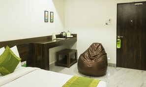 Free daily on-the-go breakfast - Hotel Indralok Inn (Mawal)