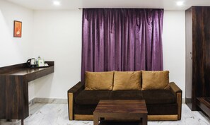 Deluxe Room | Desk, iron/ironing board, rollaway beds, free WiFi - Hotel Indralok Inn (Mawal)