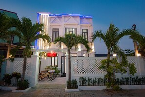 Front of property - evening/night - An Bang Golden Beach Villa (Da Nang)