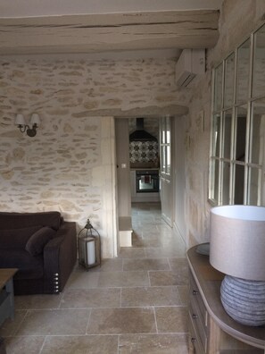 Télévision, cheminée