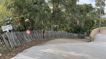 Enceinte de lâhĂ©bergement