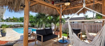 Perfect Beach House! Large 3/2w/ Heated Pool Included, Tiki, Bikes, 2M to Beach