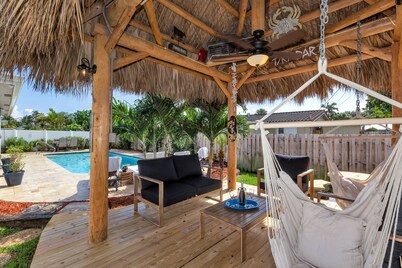 Perfect Beach House! Large 3/2w/ Heated Pool Included, Tiki, Bikes, 2M to Beach