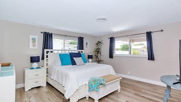 3 dormitorios, tabla de planchar con plancha, cuna de viaje