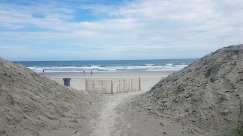 OceanThyme @ Windsong, Ocean Front Newly Remodeled and Decorated