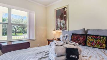 2 bedrooms, desk, iron/ironing board, travel crib