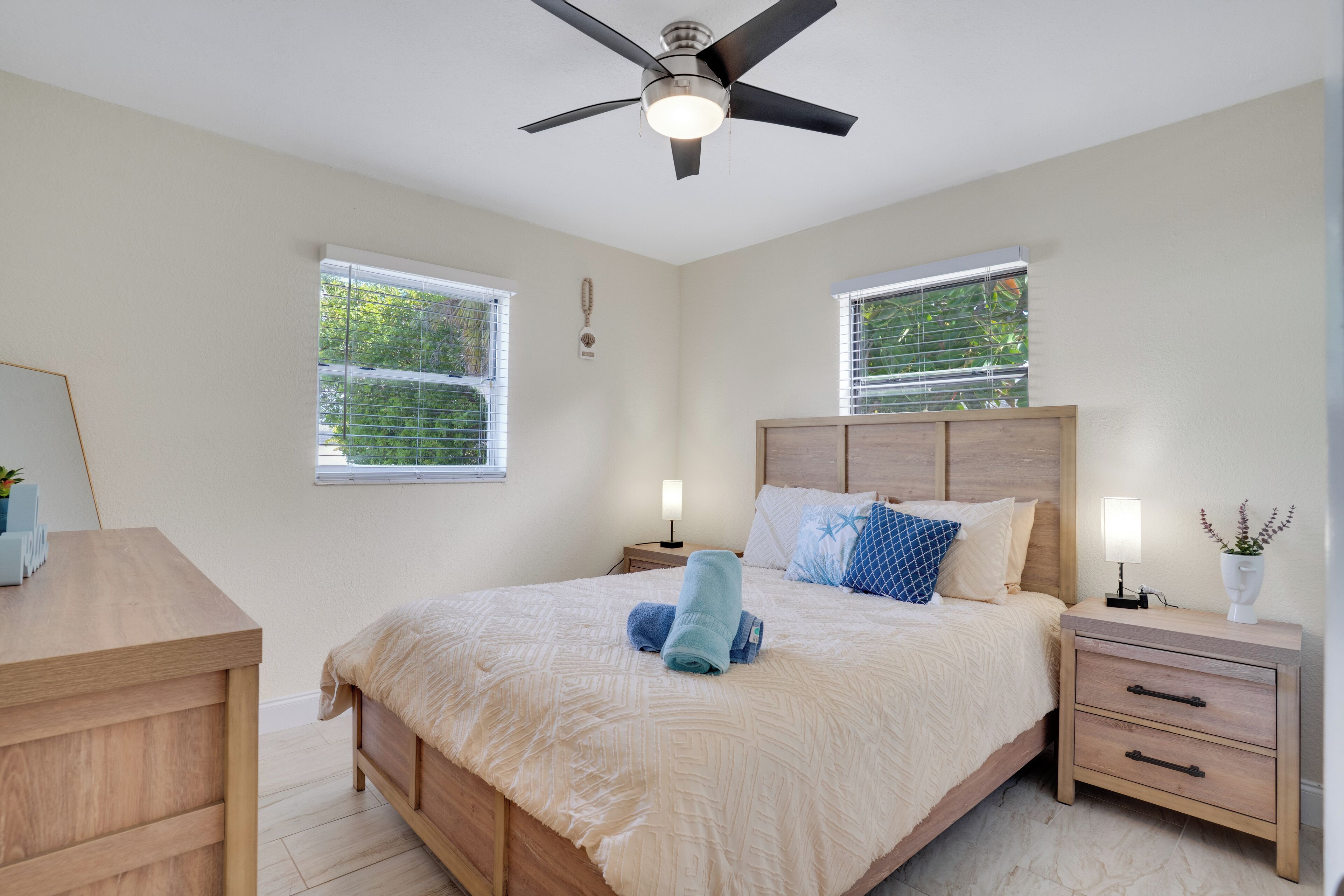 2 slaapkamers, een strijkplank/strijkijzer, wifi, beddengoed