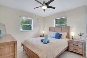 2 habitaciones, tabla de planchar con plancha, wifi y ropa de cama 