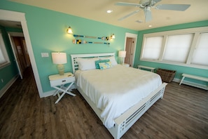 4 bedrooms, iron/ironing board, travel crib, WiFi - Outdoor Oasis, Family-Friendly, Dogs Ok! Private Pool & more! (St. George Island)