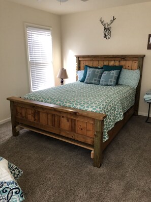 4 quartos, ferros/tábuas de passar roupa, Wi-Fi de cortesia