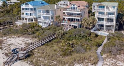 BEACHFRONT, 5BR/4.5BA, Sleeps 22, Elevator, Dog Friendly
