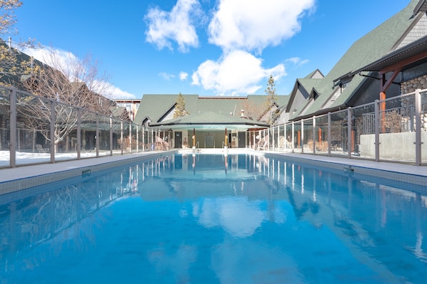 Piscine extérieure, piscine chauffée