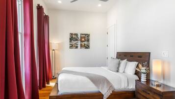 3 bedrooms, iron/ironing board, bed sheets