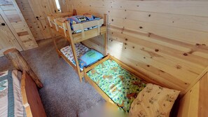 4 bedrooms, travel cot, WiFi, bed sheets